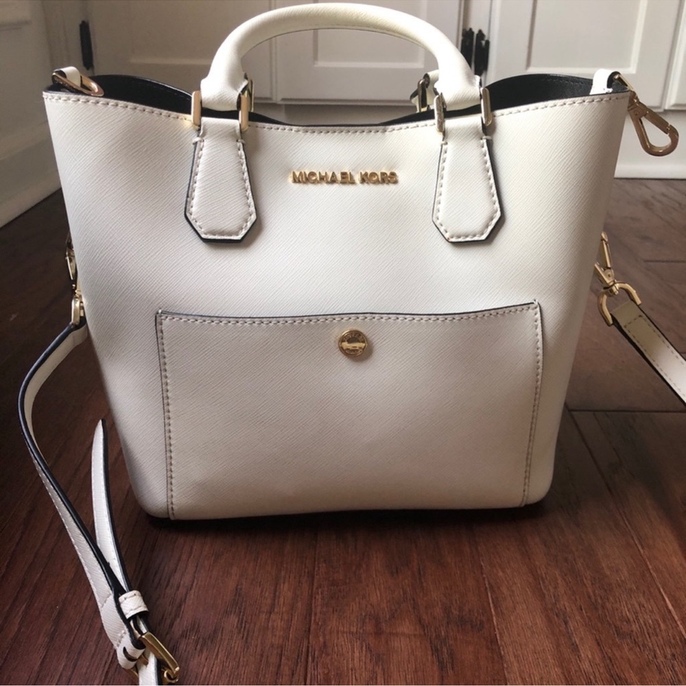 Michael Kors saffiano leather bucket bag